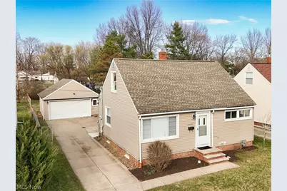 15401 Walvern Boulevard Boulevard, Maple Heights, OH 44137 - Photo 1