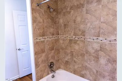 15401 Walvern Boulevard Boulevard, Maple Heights, OH 44137 - Photo 12
