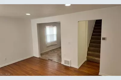 15401 Walvern Boulevard Boulevard, Maple Heights, OH 44137 - Photo 12