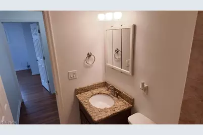 15401 Walvern Boulevard Boulevard, Maple Heights, OH 44137 - Photo 8