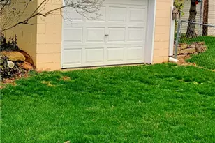 335 Walker Dr, Zanesville, OH 43701 - Photo 10