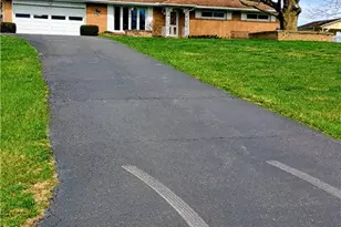 335 Walker Dr, Zanesville, OH 43701 - Photo 1