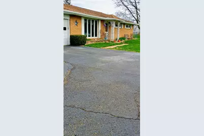 335 Walker Drive, Zanesville, OH 43701 - Photo 2