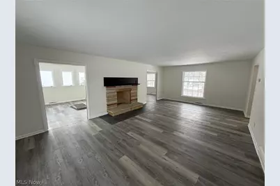 22350 S Woodland Road, Huber Heights, OH 44122 - Photo 2
