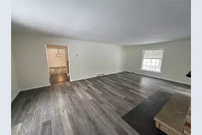 22350 S Woodland Road, Huber Heights, OH 44122 - Photo 6