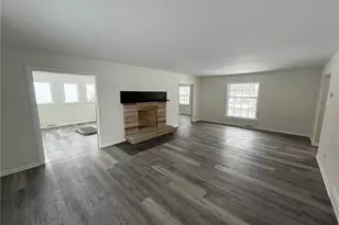 22350 S Woodland Rd, Huber Heights, OH 44122 - Photo 6