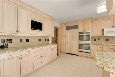 13015 Pearl Road, Chardon, OH 44024 - Photo 8