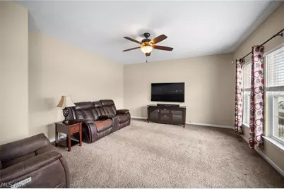 6935 Meadow Lakes Boulevard, North Ridgeville, OH 44039 - Photo 4