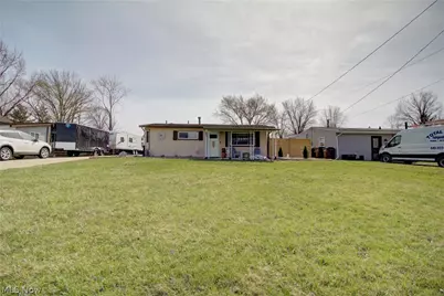 12123 National Drive, Grafton, OH 44044 - Photo 2