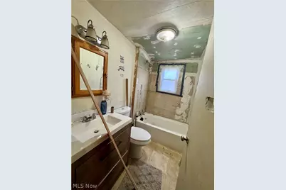 452 W Earle Avenue, Youngstown, OH 44511 - Photo 12