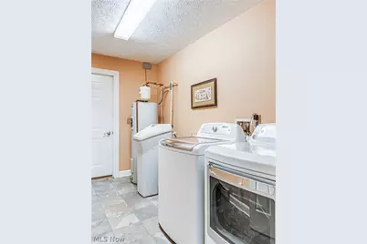 66 Falling Water Circle, Munroe Falls, OH 44262 - Photo 12