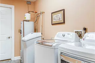 66 Falling Water Cir, Munroe Falls, OH 44262 - Photo 12