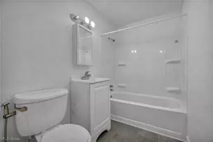 12309 Brookfield Ave, Loveland, OH 44135 - Photo 16