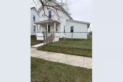 208 S 15th Street, Sebring, OH 44672 - Photo 2