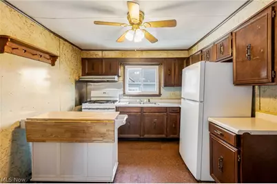 334 W 4th Street, Dover, OH 44622 - Photo 2