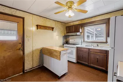 334 W 4th Street, Dover, OH 44622 - Photo 4