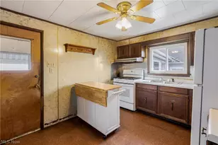 334 W 4th St, Dover, OH 44622 - Photo 4