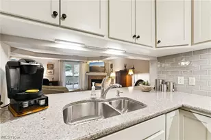 8615 Scenicview Dr, Grandview Heights, OH 44147 - Photo 16