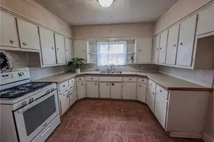 600 Robinette Ct, Akron, OH 44310 - Photo 2