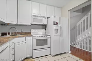 1429 Colony Dr, Streetsboro, OH 44241 - Photo 8