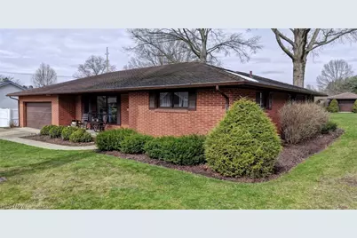 401 E 18th Street, Dover, OH 44622 - Photo 2