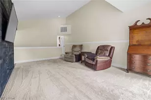 5200 Heather Field Cir, Parma, OH 44134 - Photo 8