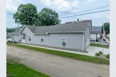 347 Ray Avenue NE, New Philadelphia, OH 44663 - Photo 2