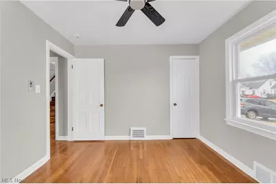 21303 Kenyon Drive, Maple Heights, OH 44137 - Photo 16