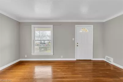 21303 Kenyon Drive, Maple Heights, OH 44137 - Photo 4