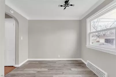 21303 Kenyon Drive, Maple Heights, OH 44137 - Photo 8