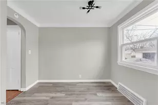 21303 Kenyon Dr, Maple Heights, OH 44137 - Photo 8