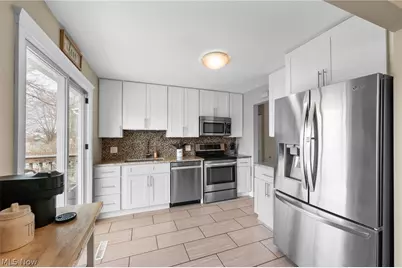 407 Ridgewood Drive, Eastlake, OH 44095 - Photo 8