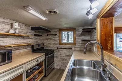 4841 Damon Avenue NW, Warren, OH 44483 - Photo 8