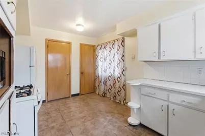 2497 124 Street E, Loveland, OH 44120 - Photo 16