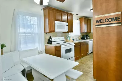 374 Meadowbrook Avenue SE, Warren, OH 44483 - Photo 10