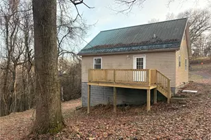 1213 Rabbit Hill Rd, Wellsburg, WV 26070 - Photo 2