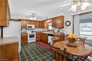 130 Robinwood Dr, New Middletown, OH 44442 - Photo 8