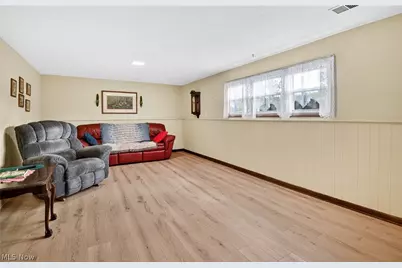 130 Robinwood Drive, New Middletown, OH 44442 - Photo 12