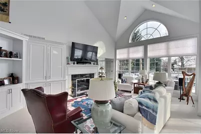 441 W Glengary Circle, Highland Heights, OH 44143 - Photo 8