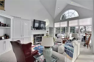 441 W Glengary Cir, Highland Heights, OH 44143 - Photo 8