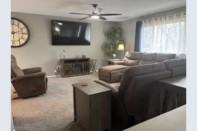 236 Northfield Drive, Elyria, OH 44035 - Photo 4