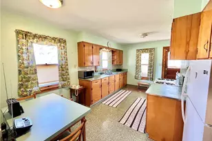 716 Grove St, Conneaut, OH 44030 - Photo 2
