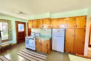 716 Grove St, Conneaut, OH 44030 - Photo 4