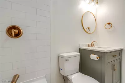 387 Harcourt Road, Vermilion, OH 44089 - Photo 32