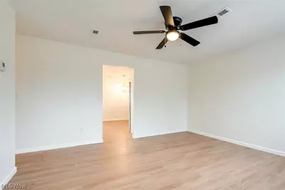 387 Harcourt Road, Vermilion, OH 44089 - Photo 10