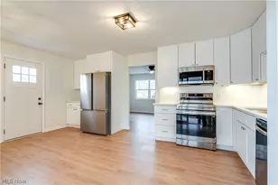 387 Harcourt Rd, Vermilion, OH 44089 - Photo 4