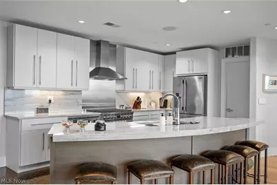 701 W Lakeside Avenue #PH-2A/1302, Loveland, OH 44113 - Photo 20