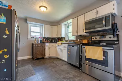 5615 Clover Street, Louisville, OH 44641 - Photo 2