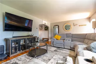 5615 Clover St, Louisville, OH 44641 - Photo 8