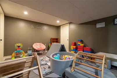 5615 Clover Street, Louisville, OH 44641 - Photo 22